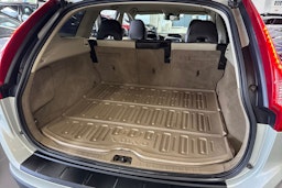 Valkoinen Volvo XC60 2009 kuva 17.
