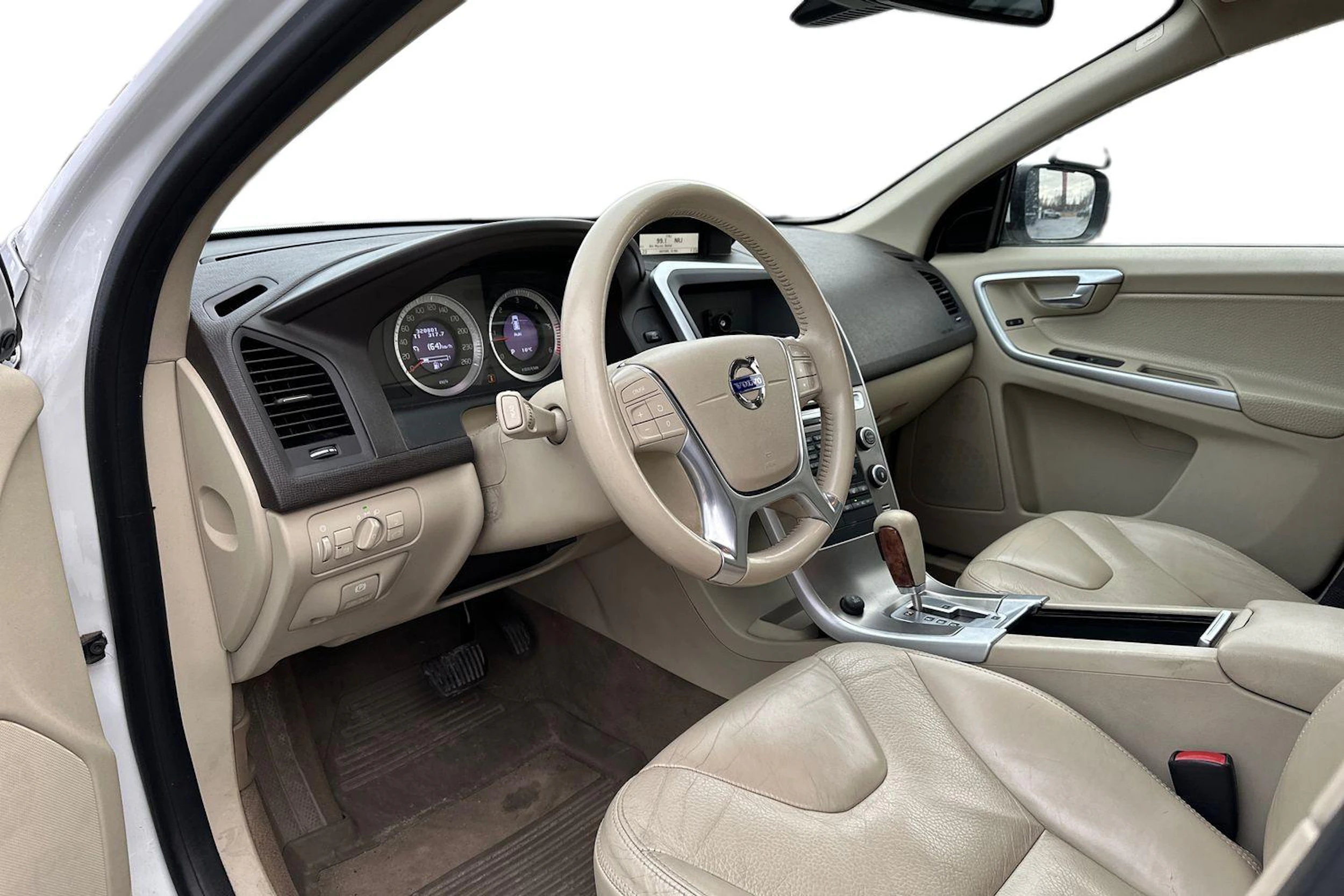 valkoinen Volvo XC60 2010 kuva 3.