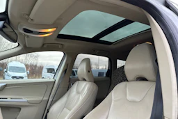 valkoinen Volvo XC60 2010 kuva 4.
