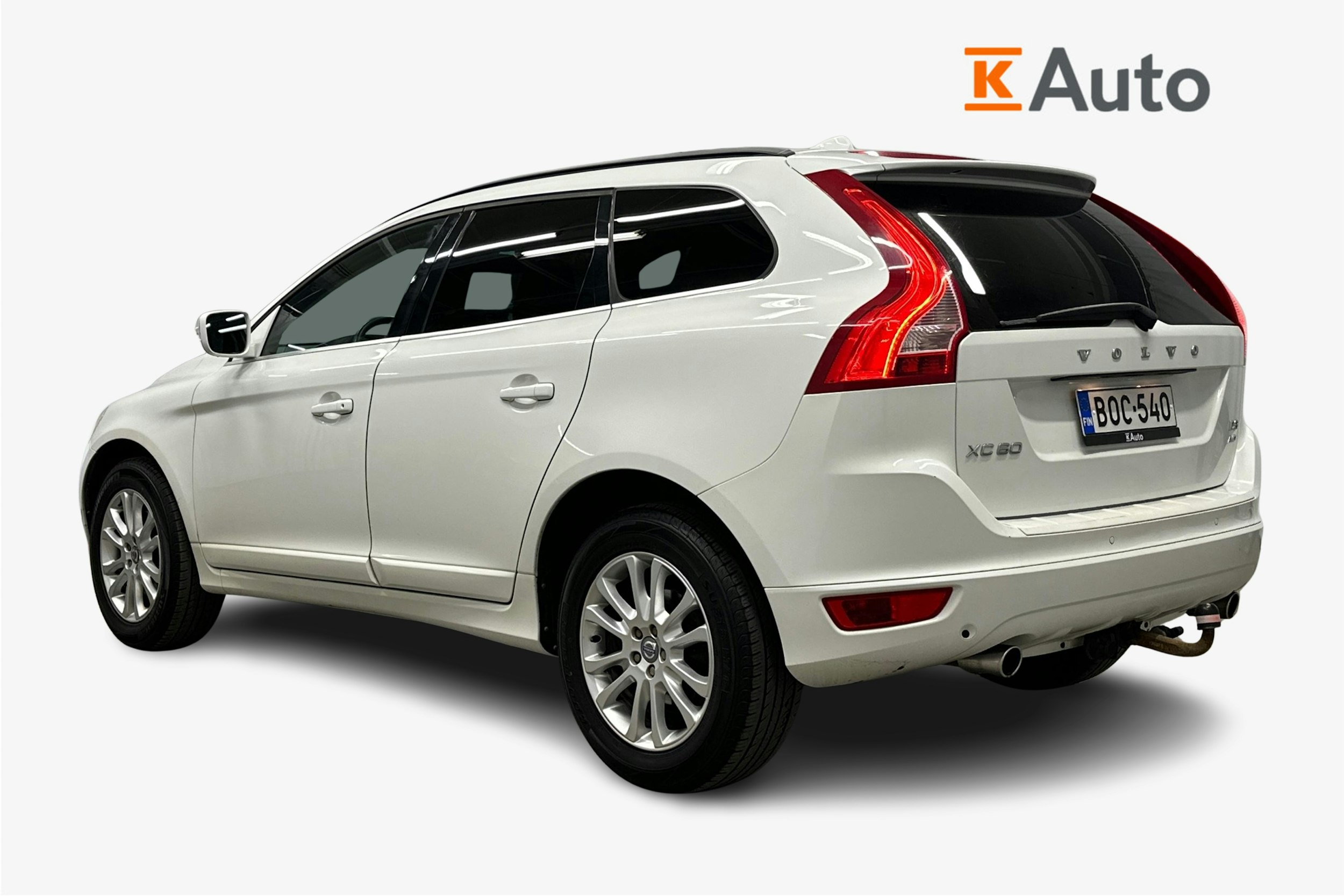 valkoinen Volvo XC60 2010 kuva 2.