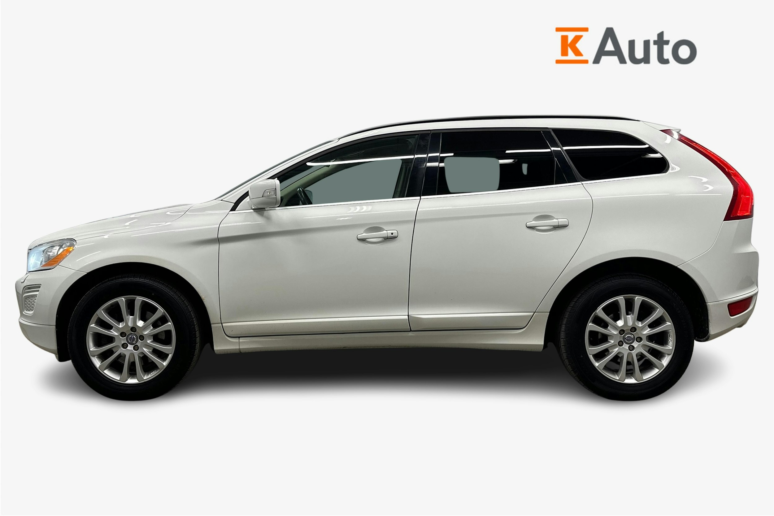 valkoinen Volvo XC60 2010 kuva 6.
