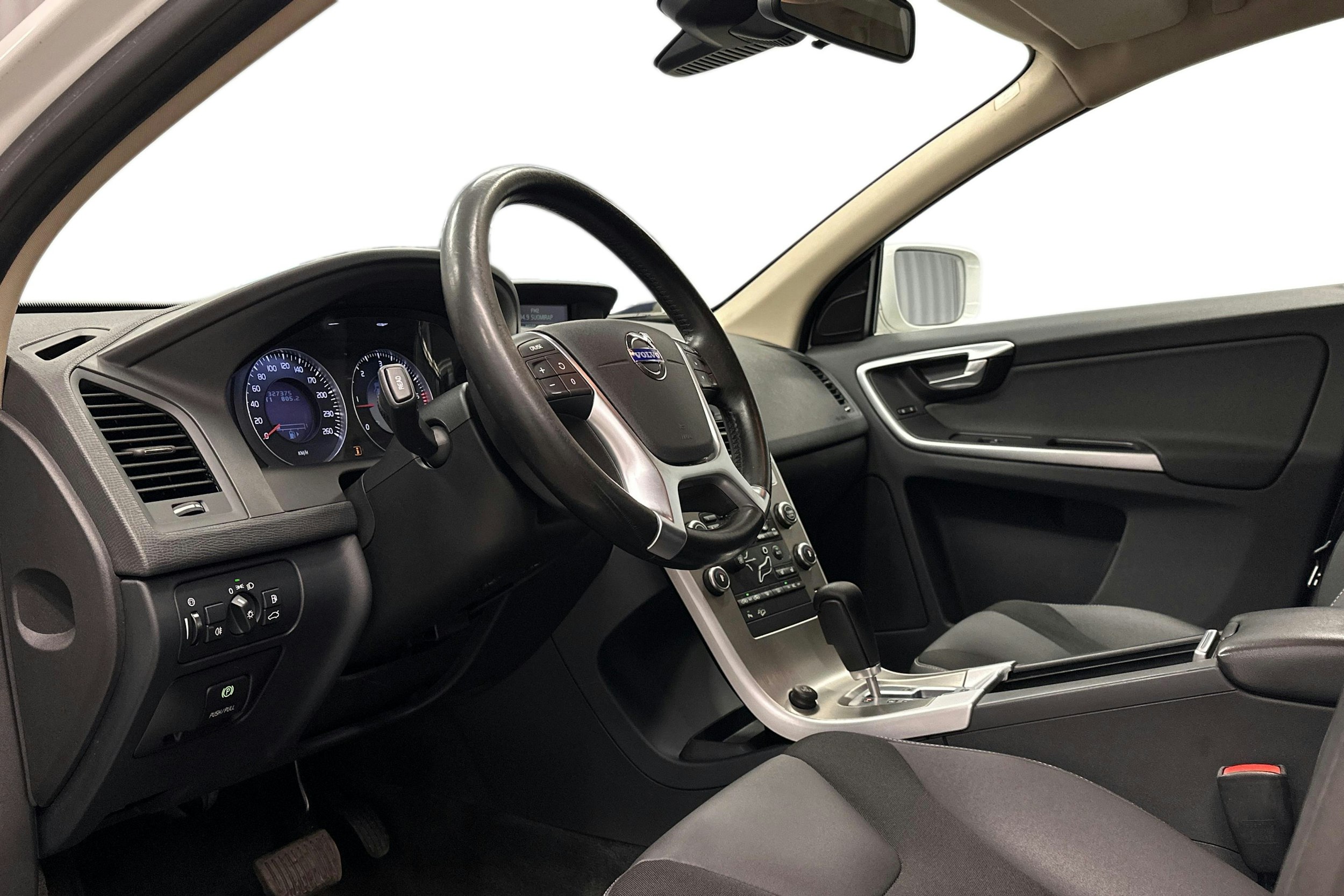 valkoinen Volvo XC60 2010 kuva 7.