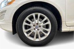 valkoinen Volvo XC60 2010 kuva 11.