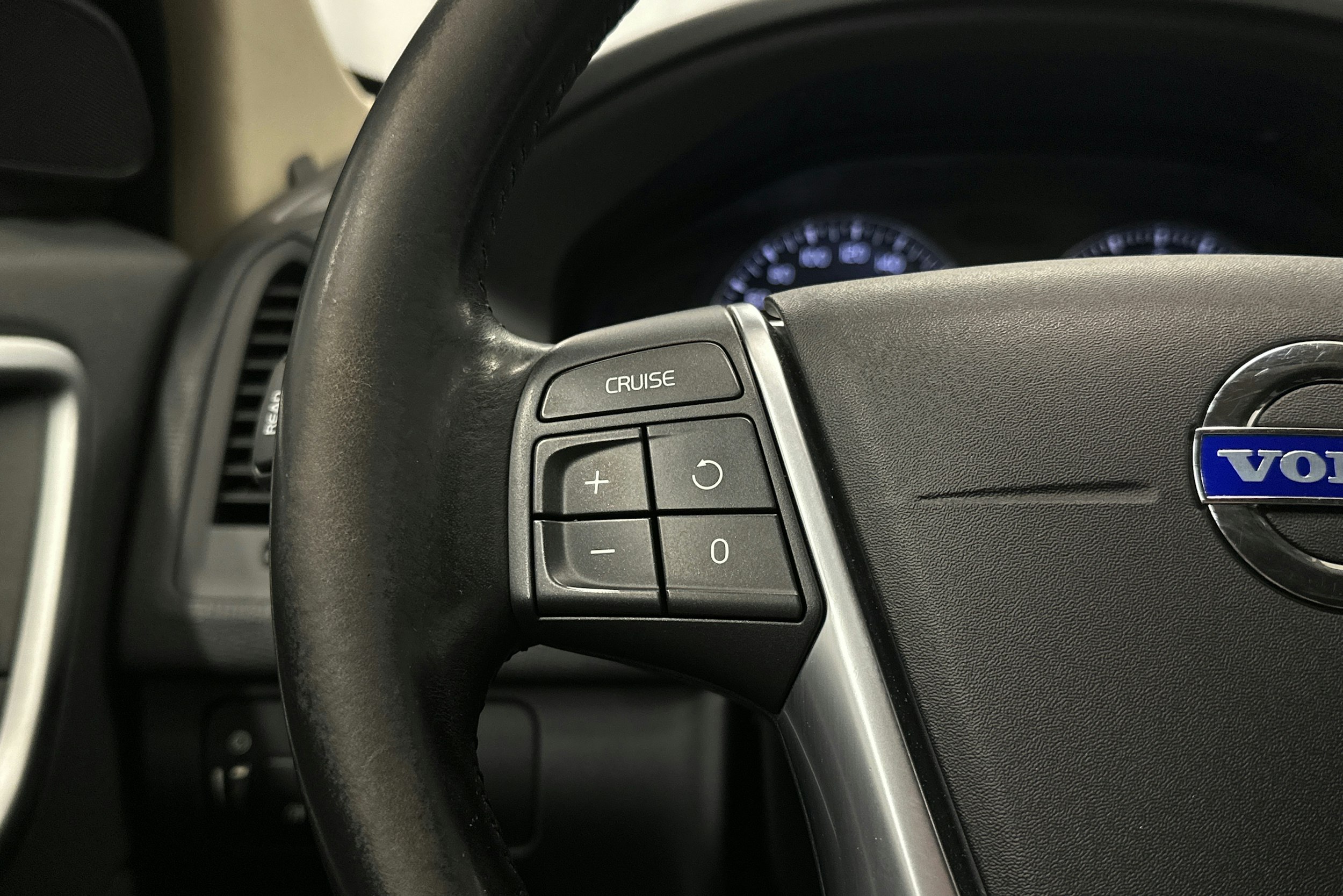 valkoinen Volvo XC60 2010 kuva 14.