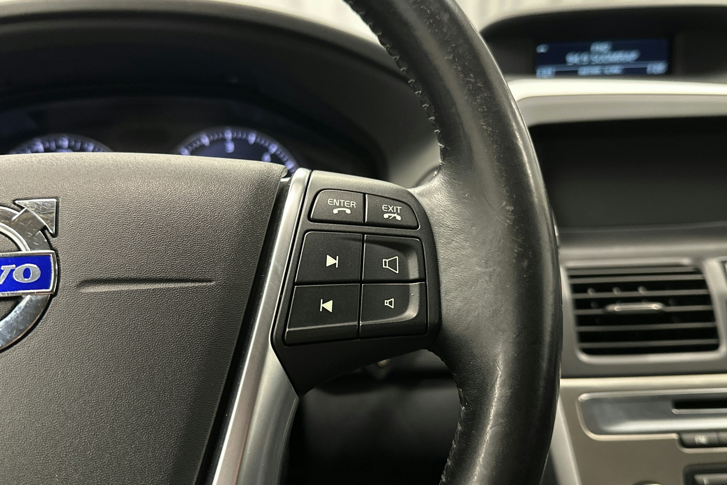 valkoinen Volvo XC60 2010 kuva 15.