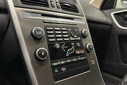 valkoinen Volvo XC60 2010 kuva 19.