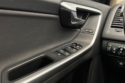 Musta Volvo XC60 2010 kuva 18.