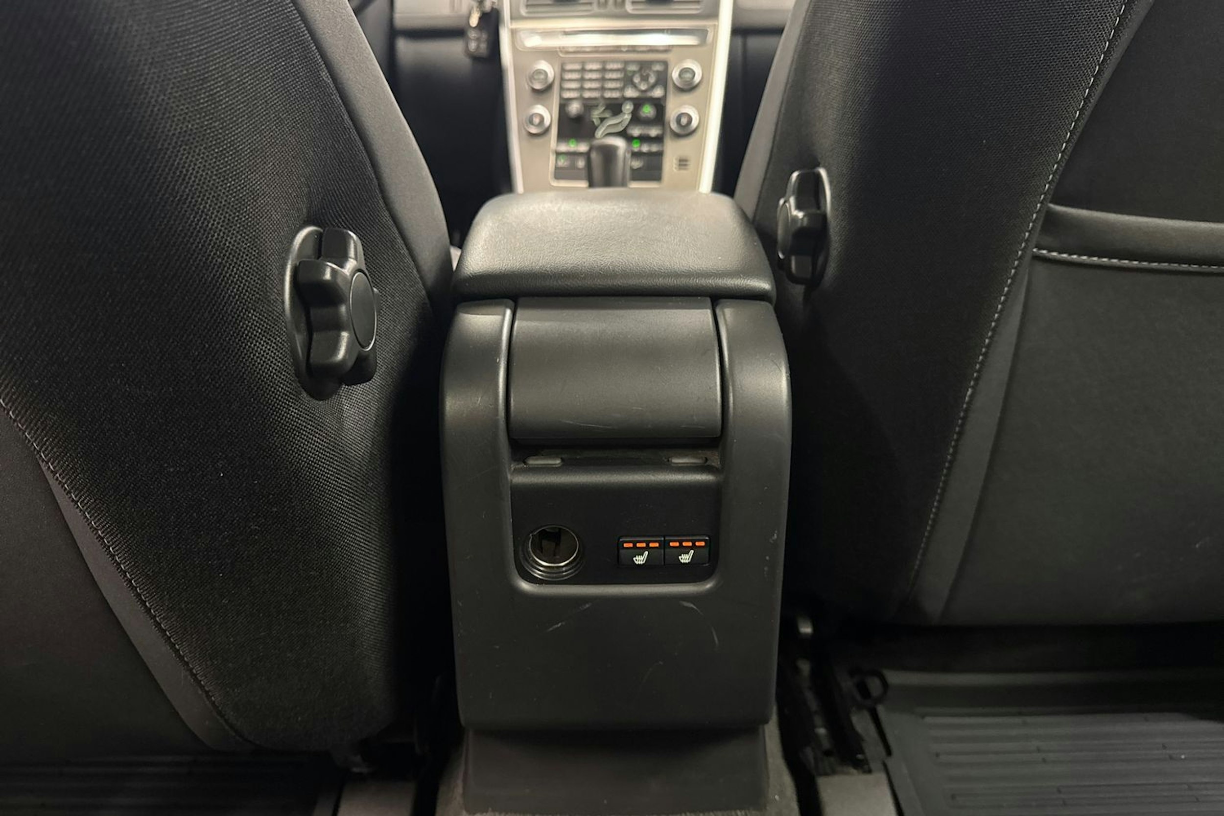 Musta Volvo XC60 2010 kuva 34.
