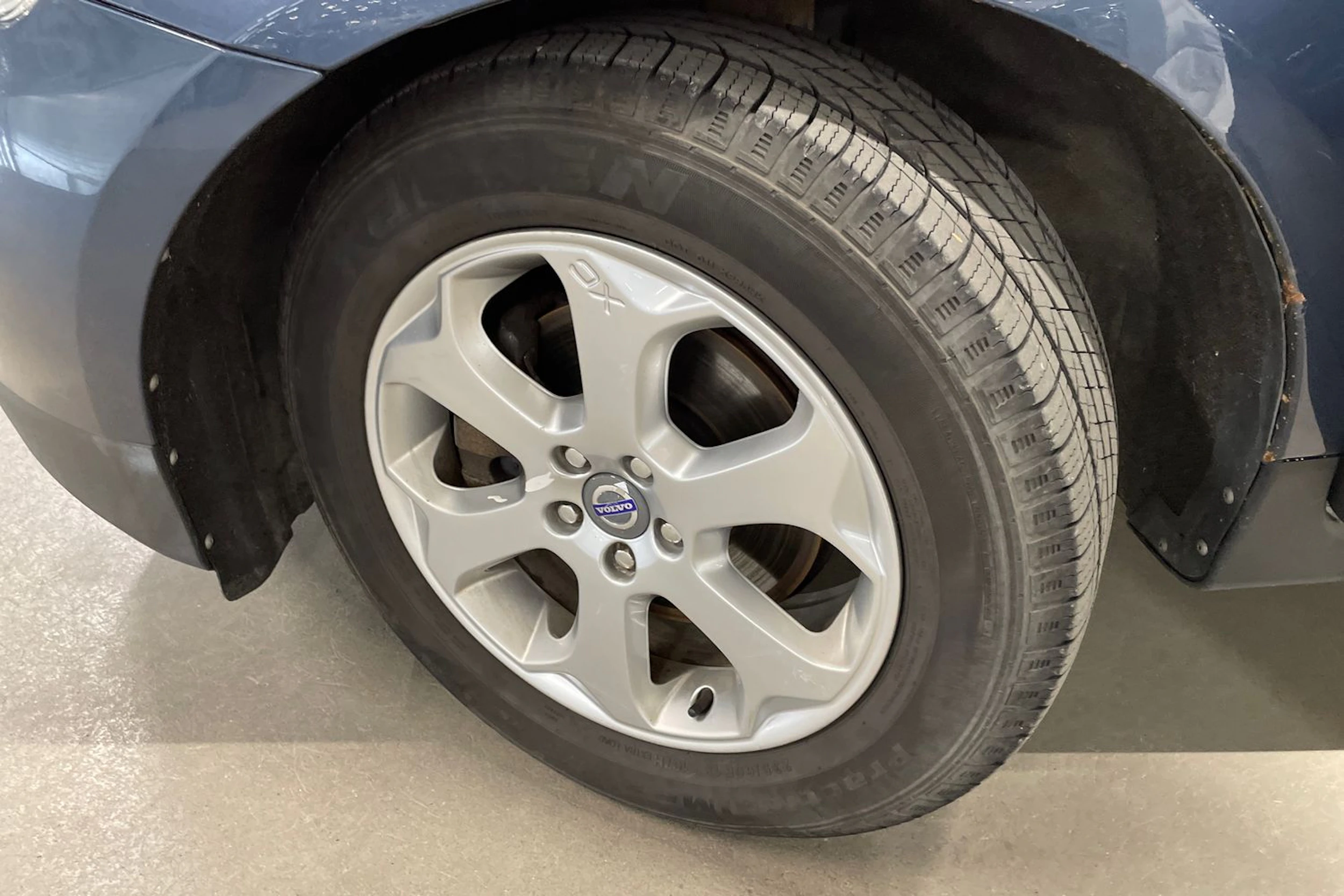 sininen Volvo XC60 2010 kuva 10.