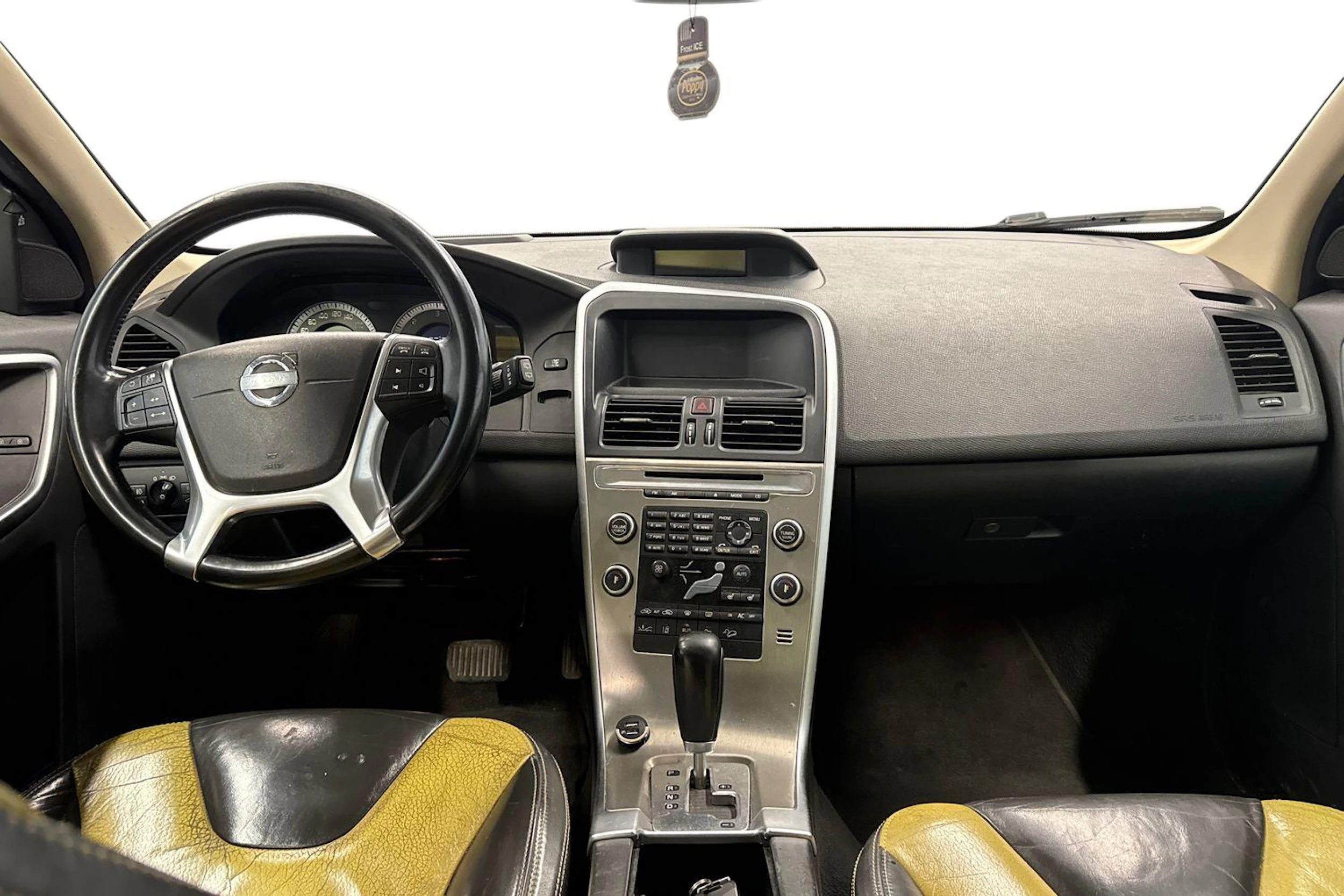 musta Volvo XC60 2010 kuva 7.