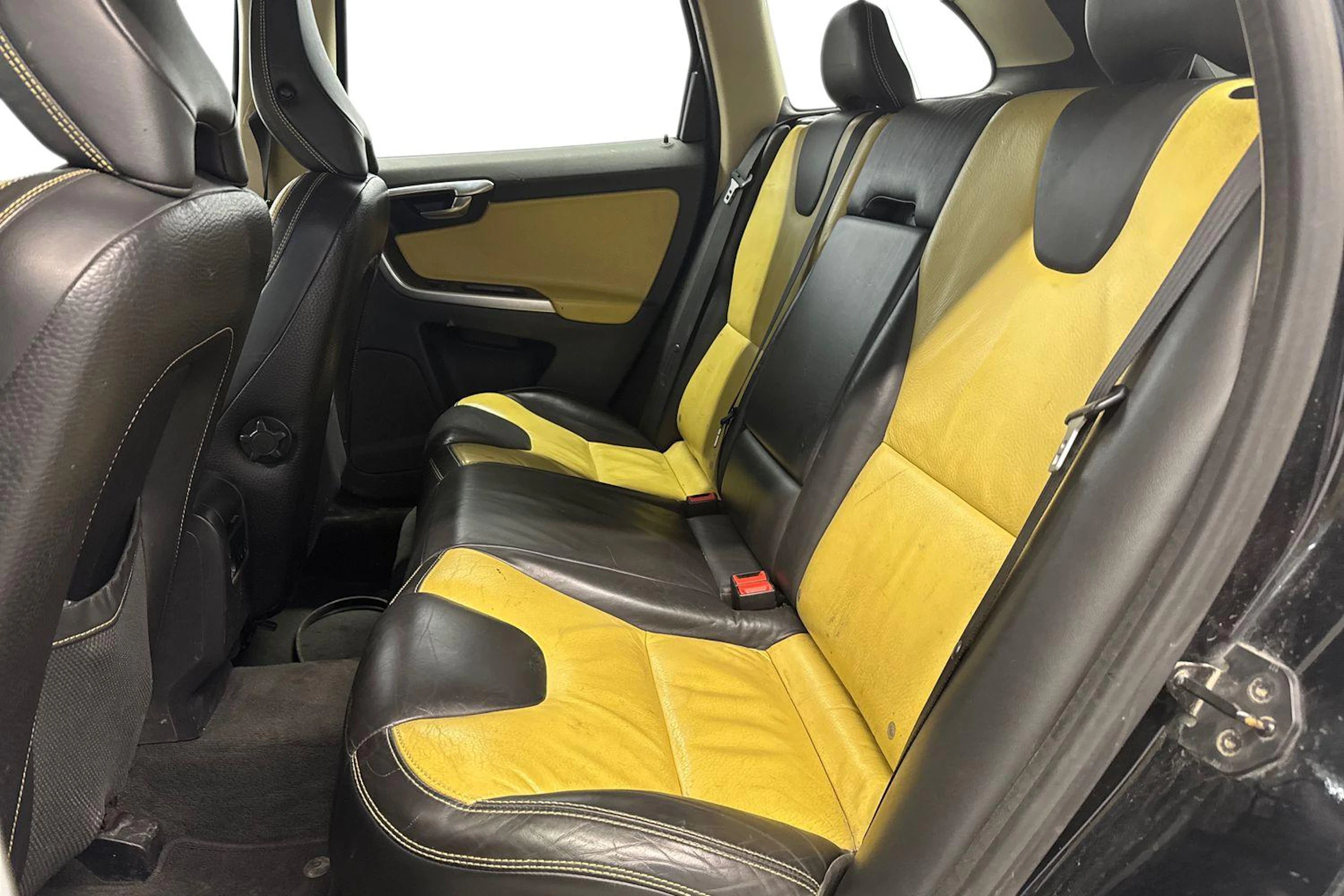 musta Volvo XC60 2010 kuva 8.