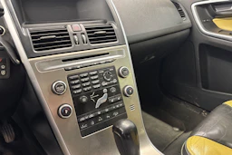 musta Volvo XC60 2010 kuva 13.