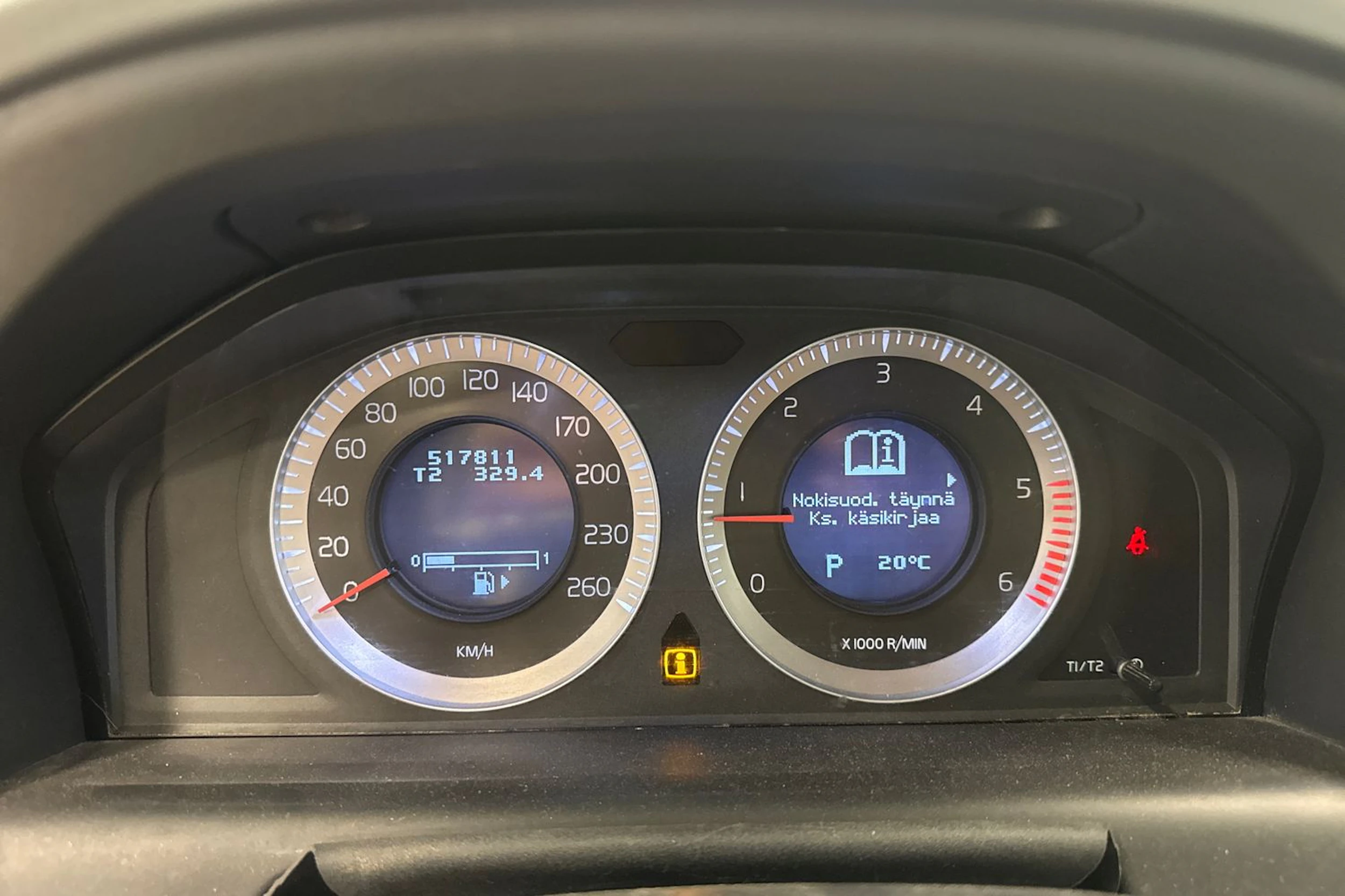 musta Volvo XC60 2010 kuva 14.