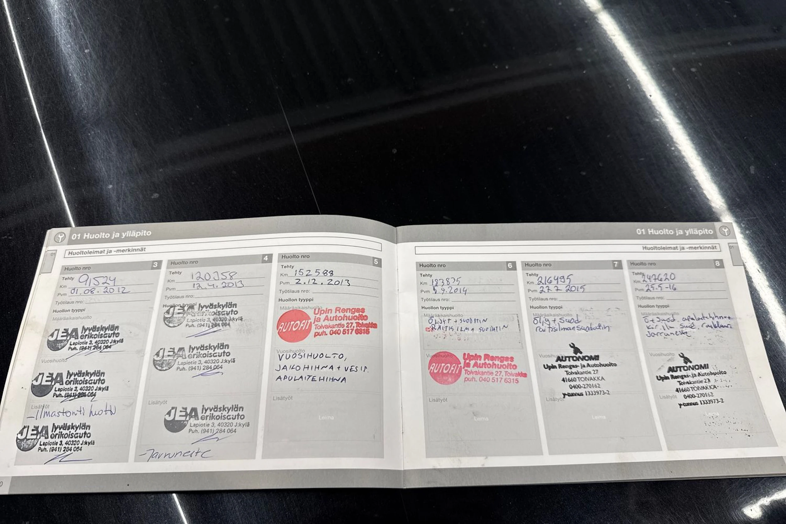 musta Volvo XC60 2010 kuva 28.