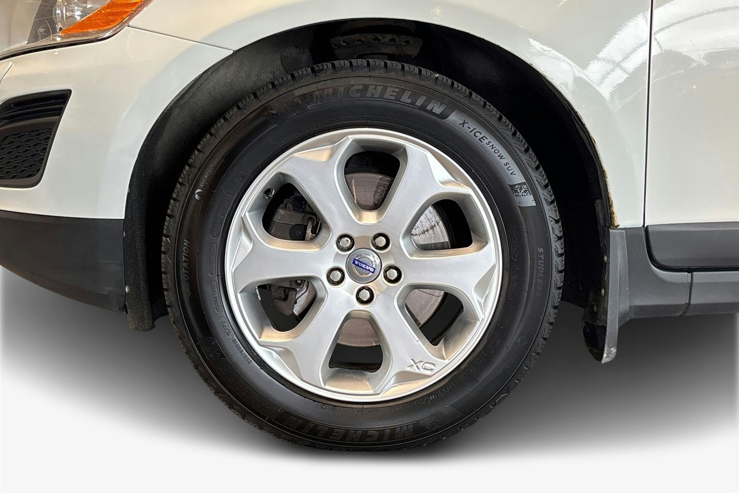 valkoinen Volvo XC60 2010 kuva 9.