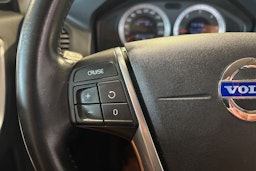 valkoinen Volvo XC60 2010 kuva 14.