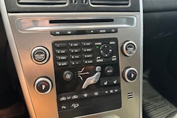 valkoinen Volvo XC60 2010 kuva 16.