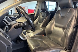 valkoinen Volvo XC60 2010 kuva 18.