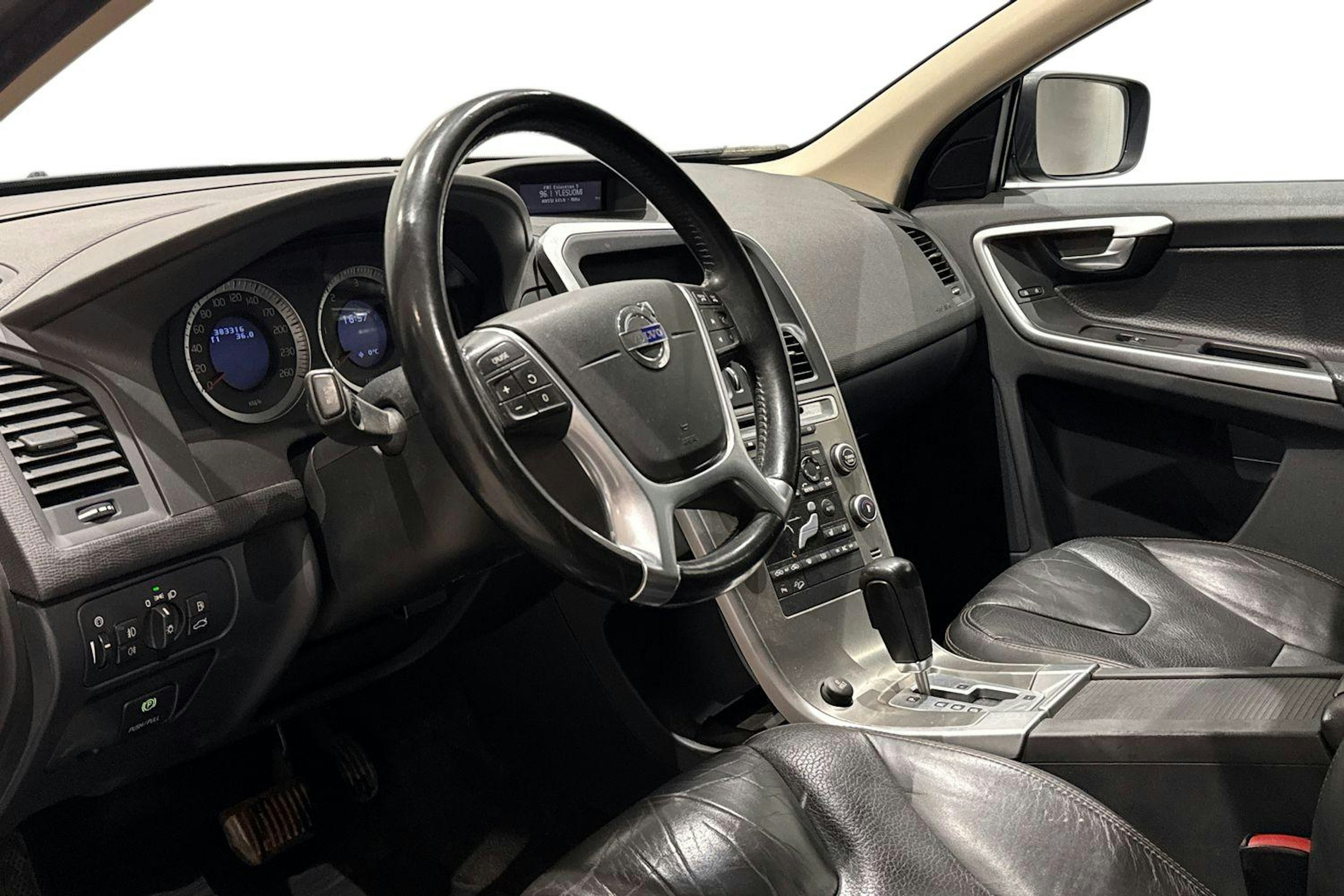 sininen Volvo XC60 2010 kuva 7.