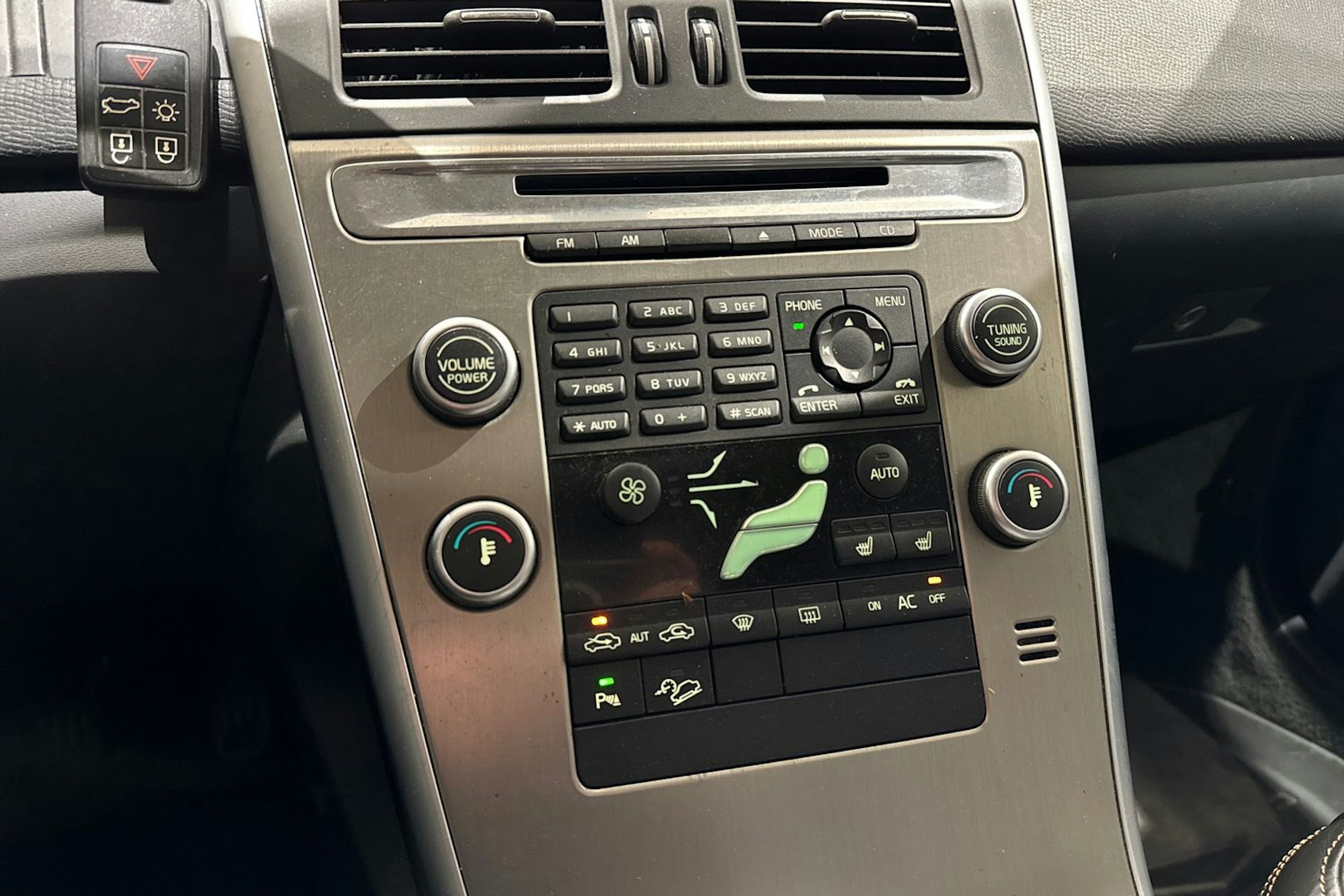 sininen Volvo XC60 2010 kuva 23.