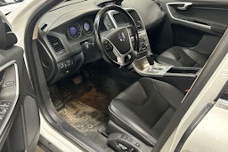 valkoinen Volvo XC60 2010 kuva 3.