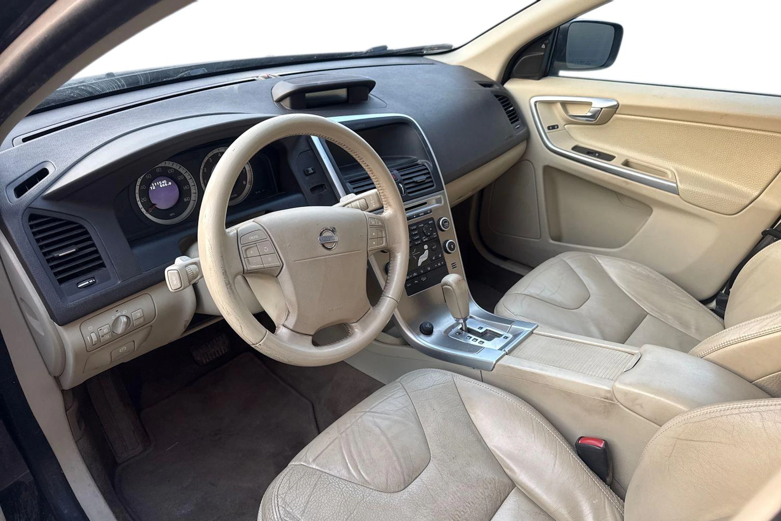 musta Volvo XC60 2010 kuva 3.