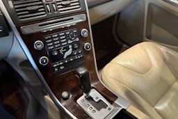 musta Volvo XC60 2010 kuva 15.