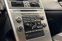musta Volvo XC60 2010 kuva 13.