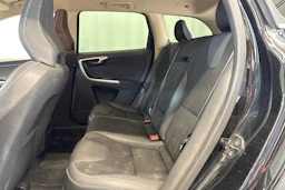 musta Volvo XC60 2010 kuva 17.