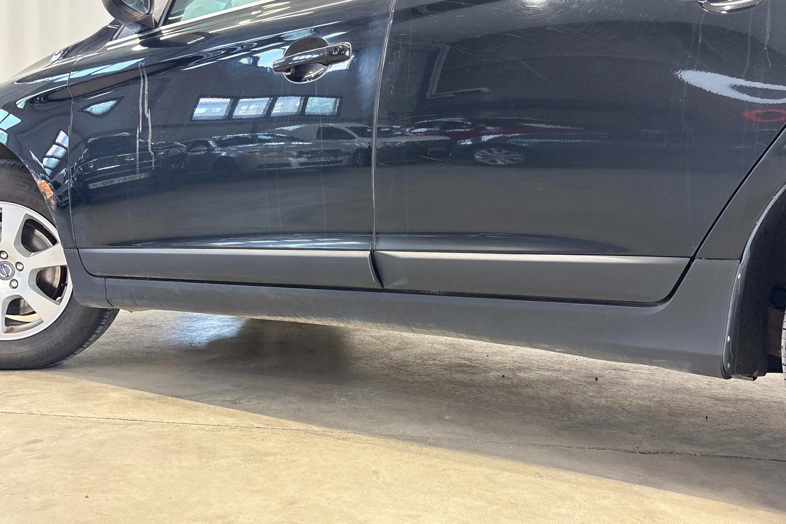 musta Volvo XC60 2010 kuva 29.