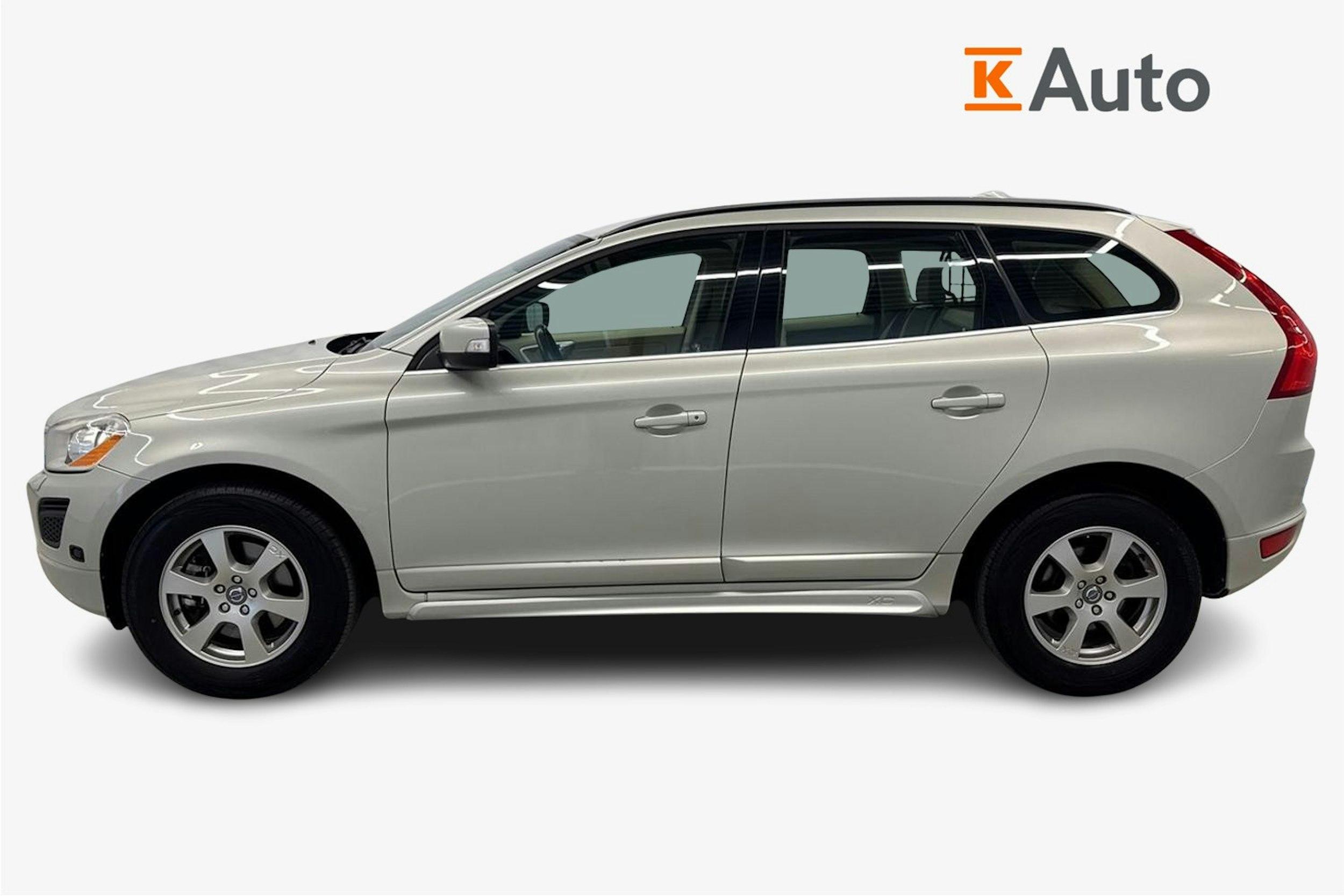 valkoinen Volvo XC60 2011 kuva 5.
