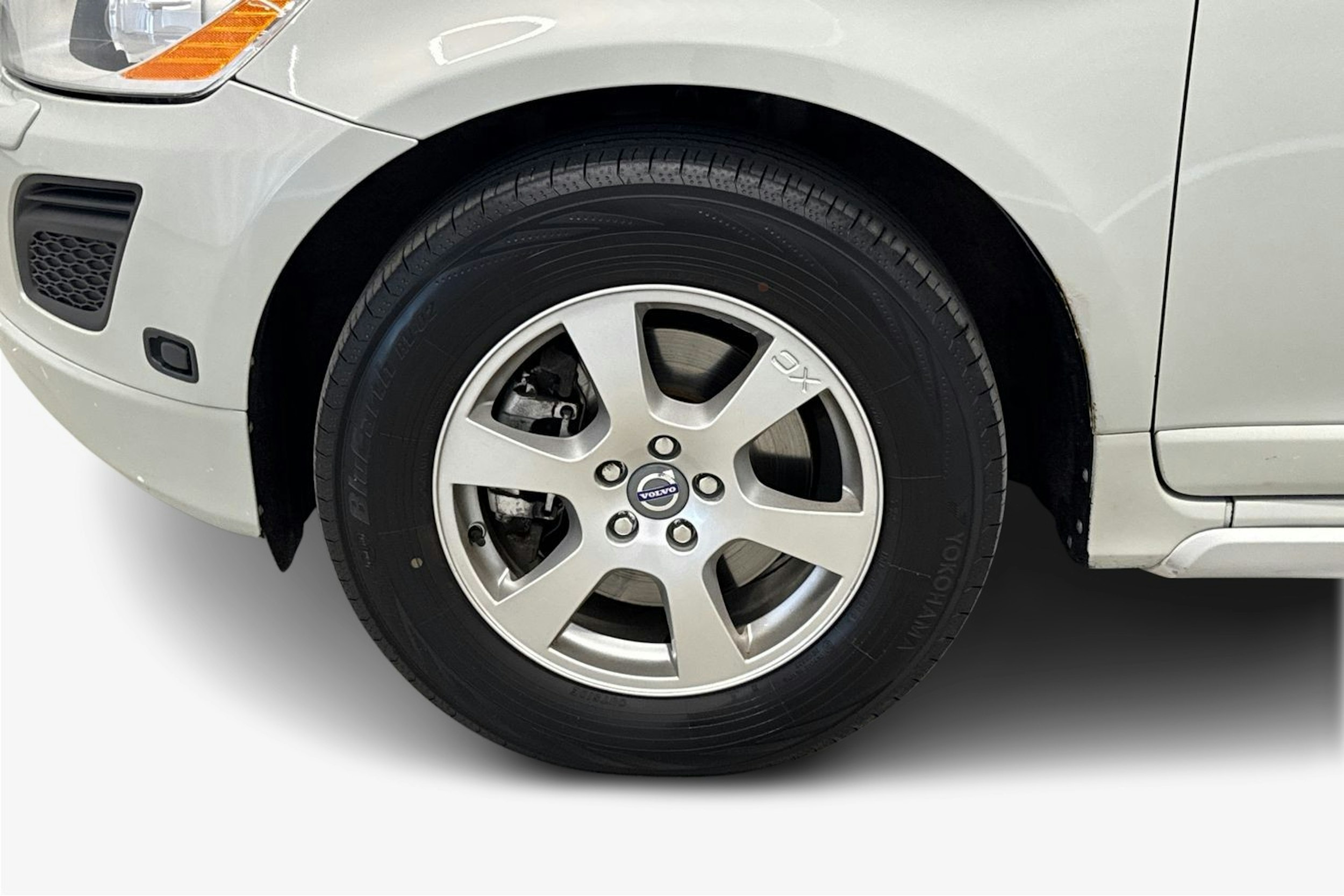 valkoinen Volvo XC60 2011 kuva 9.