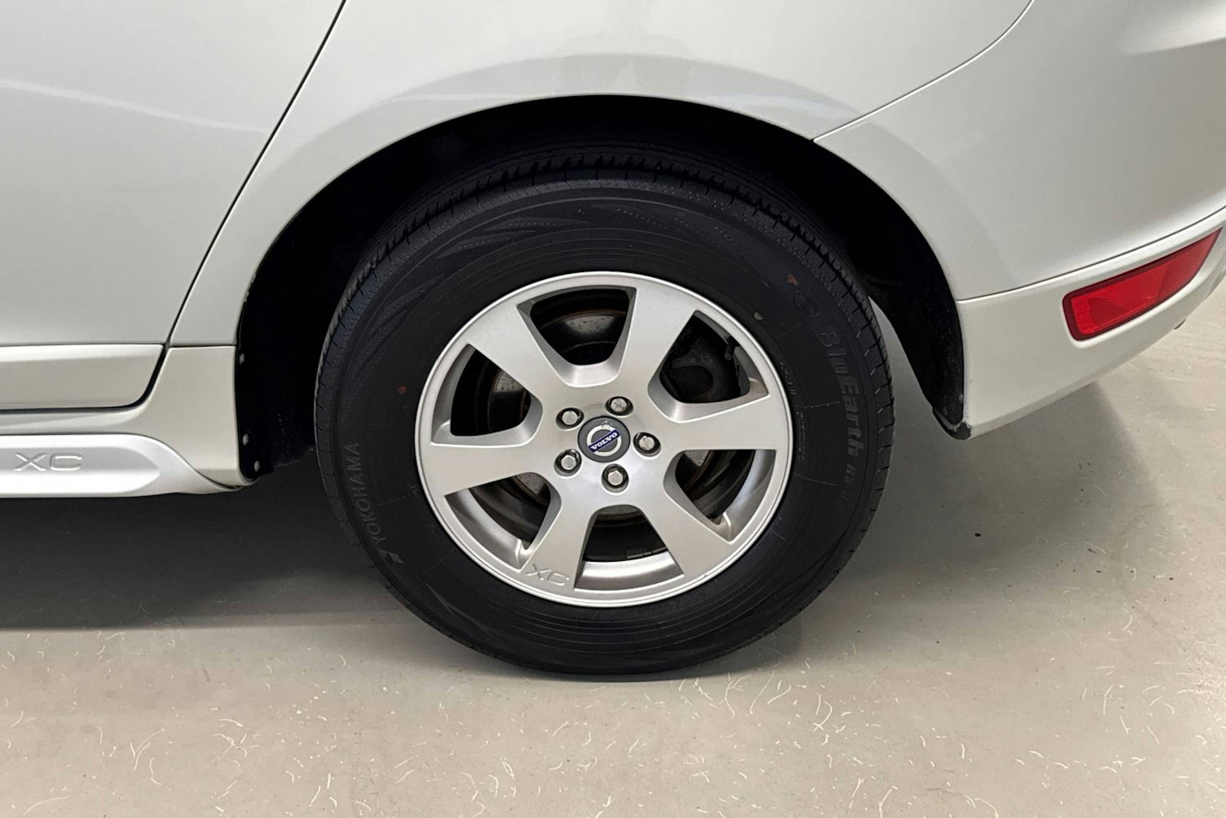 valkoinen Volvo XC60 2011 kuva 10.