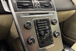 valkoinen Volvo XC60 2011 kuva 14.