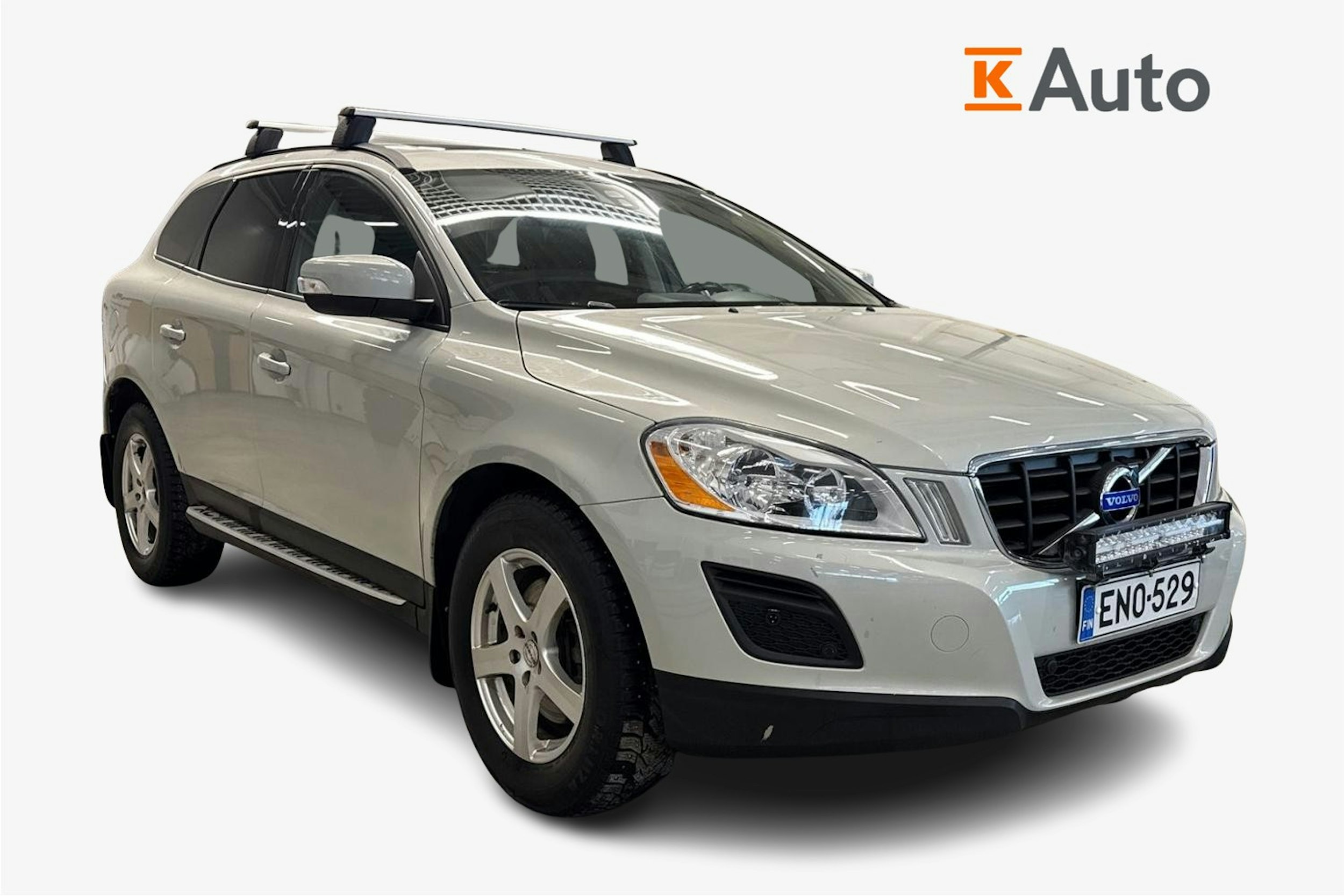 valkoinen Volvo XC60 2011 kuva 4.