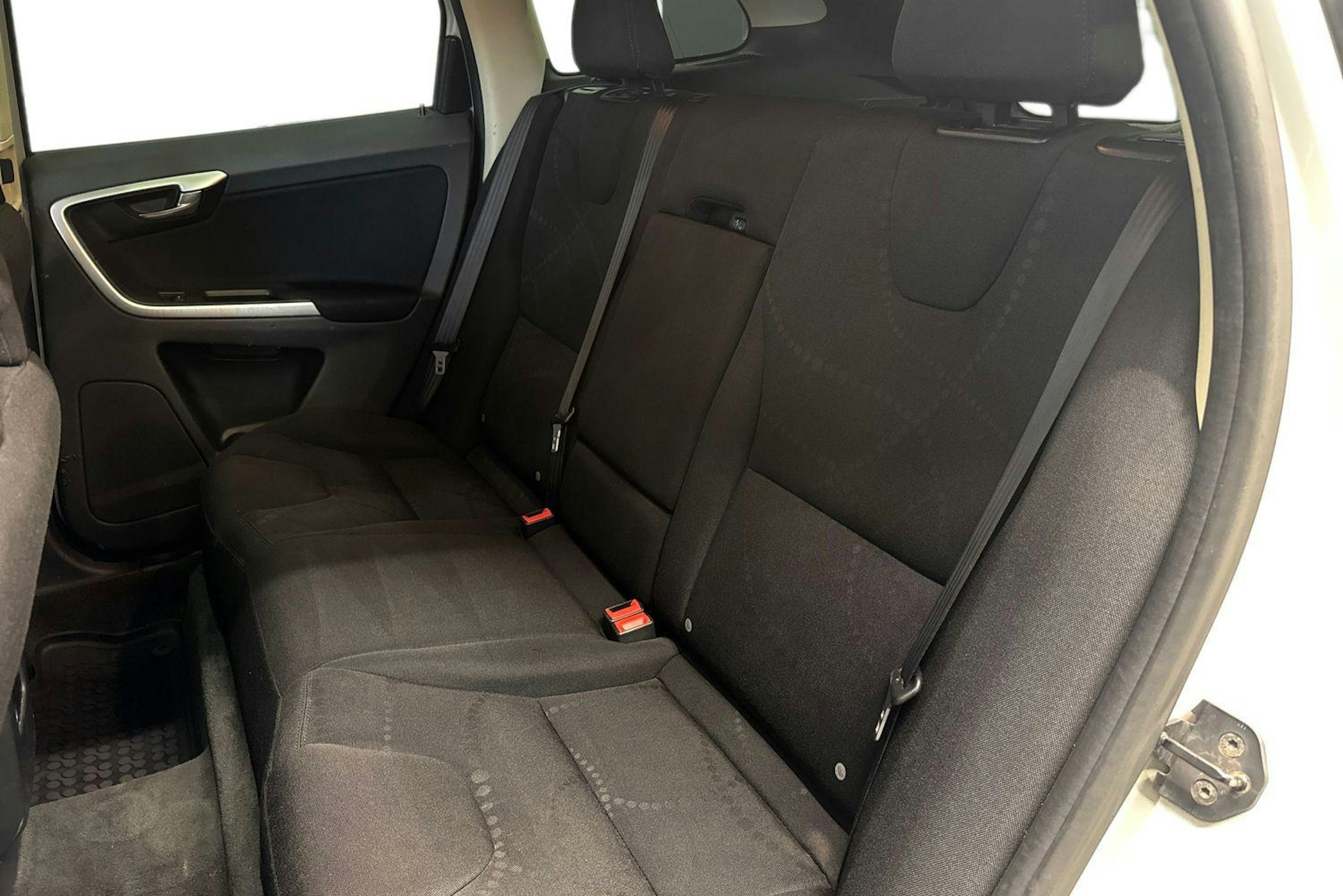 valkoinen Volvo XC60 2011 kuva 13.