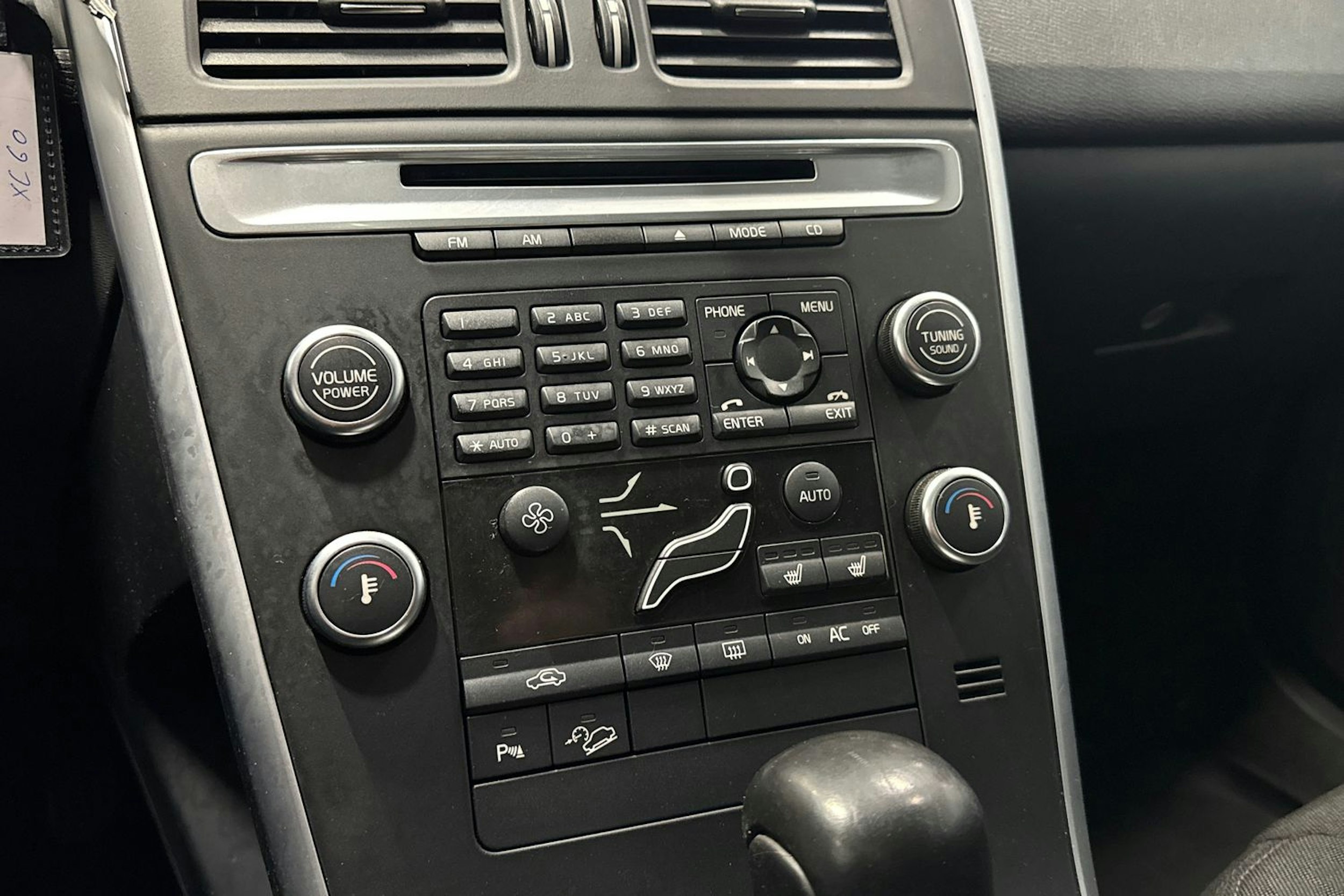 valkoinen Volvo XC60 2011 kuva 19.