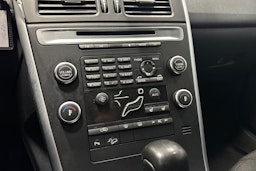 valkoinen Volvo XC60 2011 kuva 19.