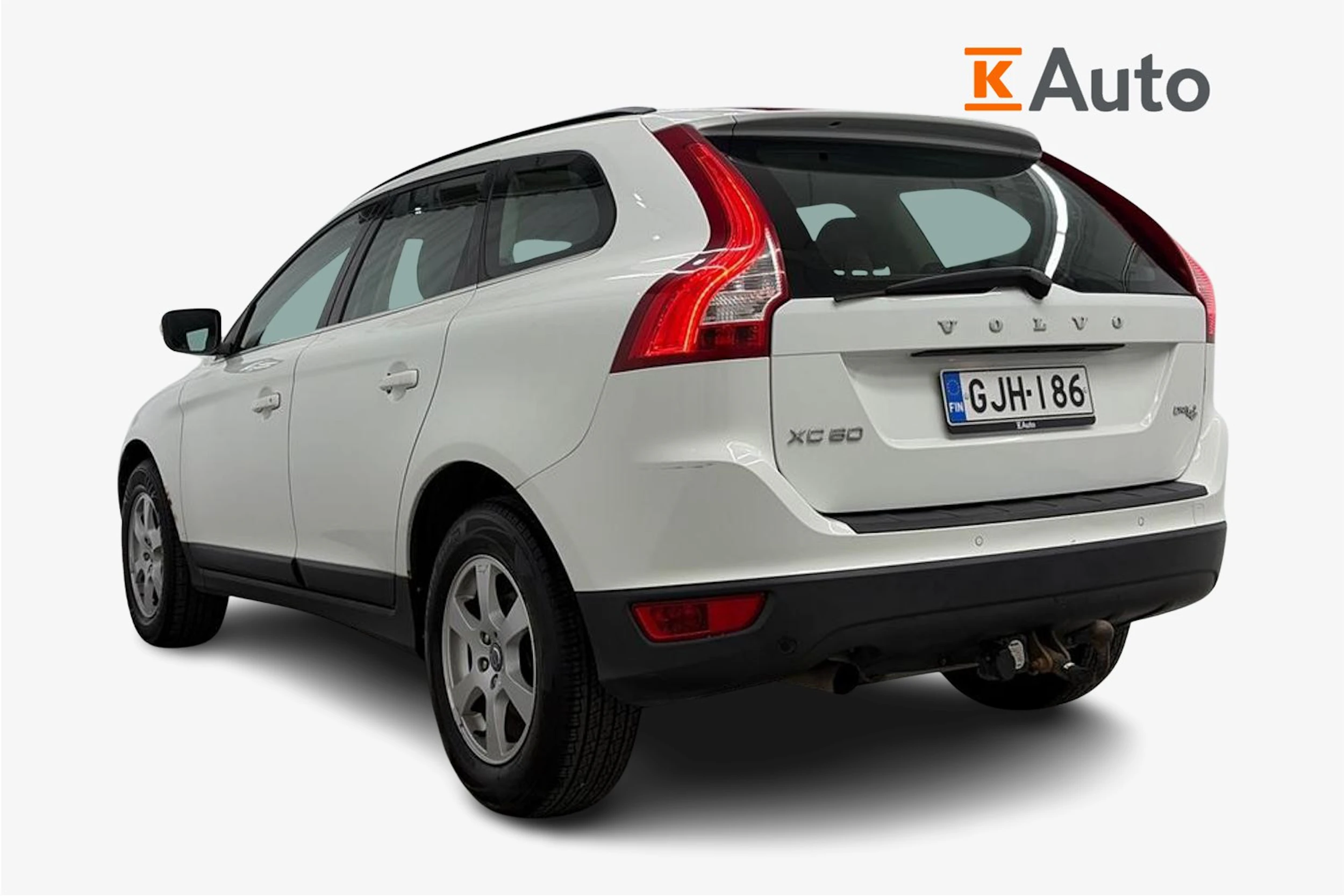 Valkoinen Volvo XC60 2011 kuva 2.