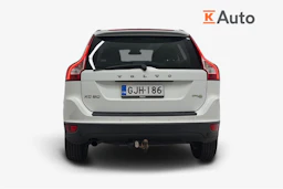 Valkoinen Volvo XC60 2011 kuva 3.