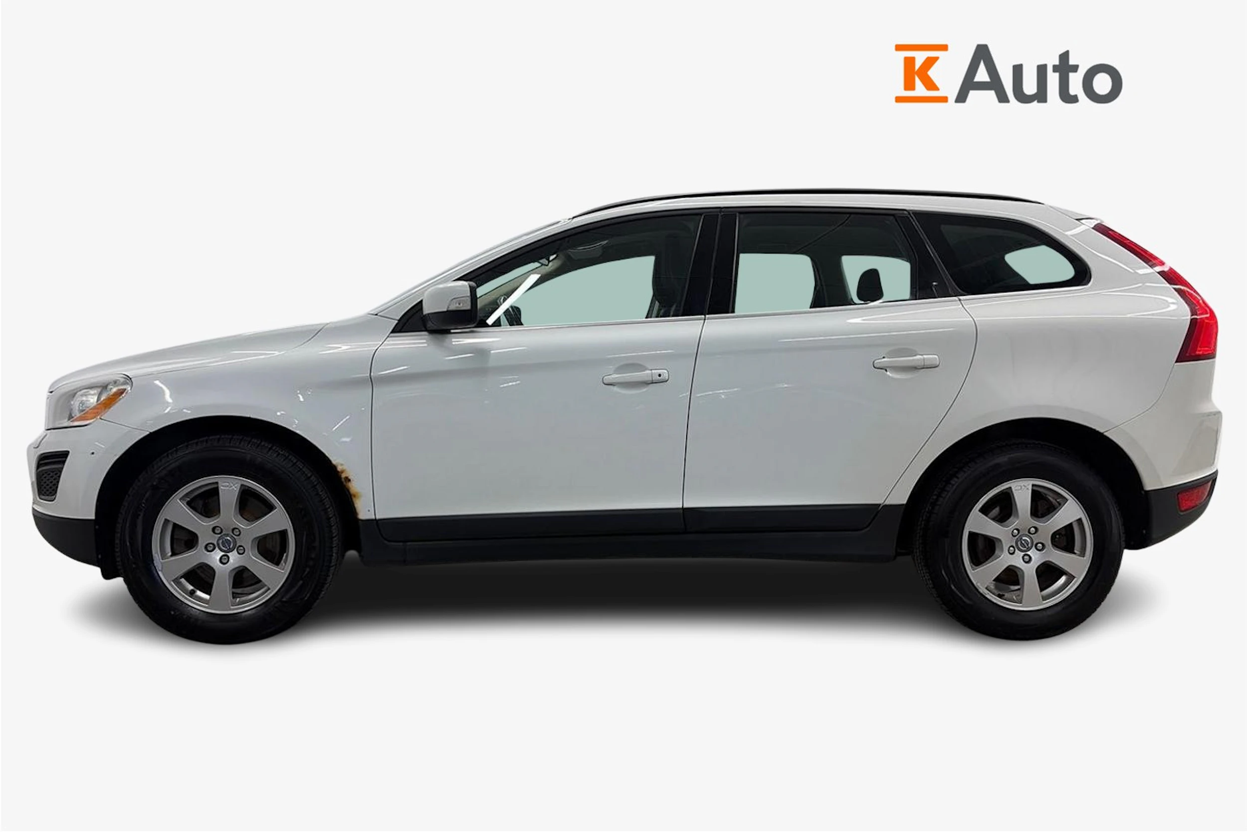 Valkoinen Volvo XC60 2011 kuva 5.