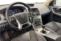 Valkoinen Volvo XC60 2011 kuva 6.