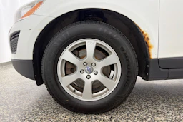 Valkoinen Volvo XC60 2011 kuva 10.
