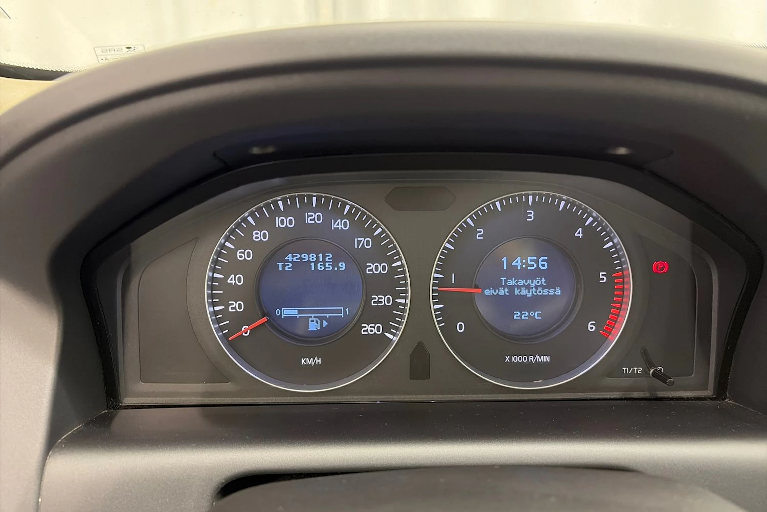 Valkoinen Volvo XC60 2011 kuva 15.