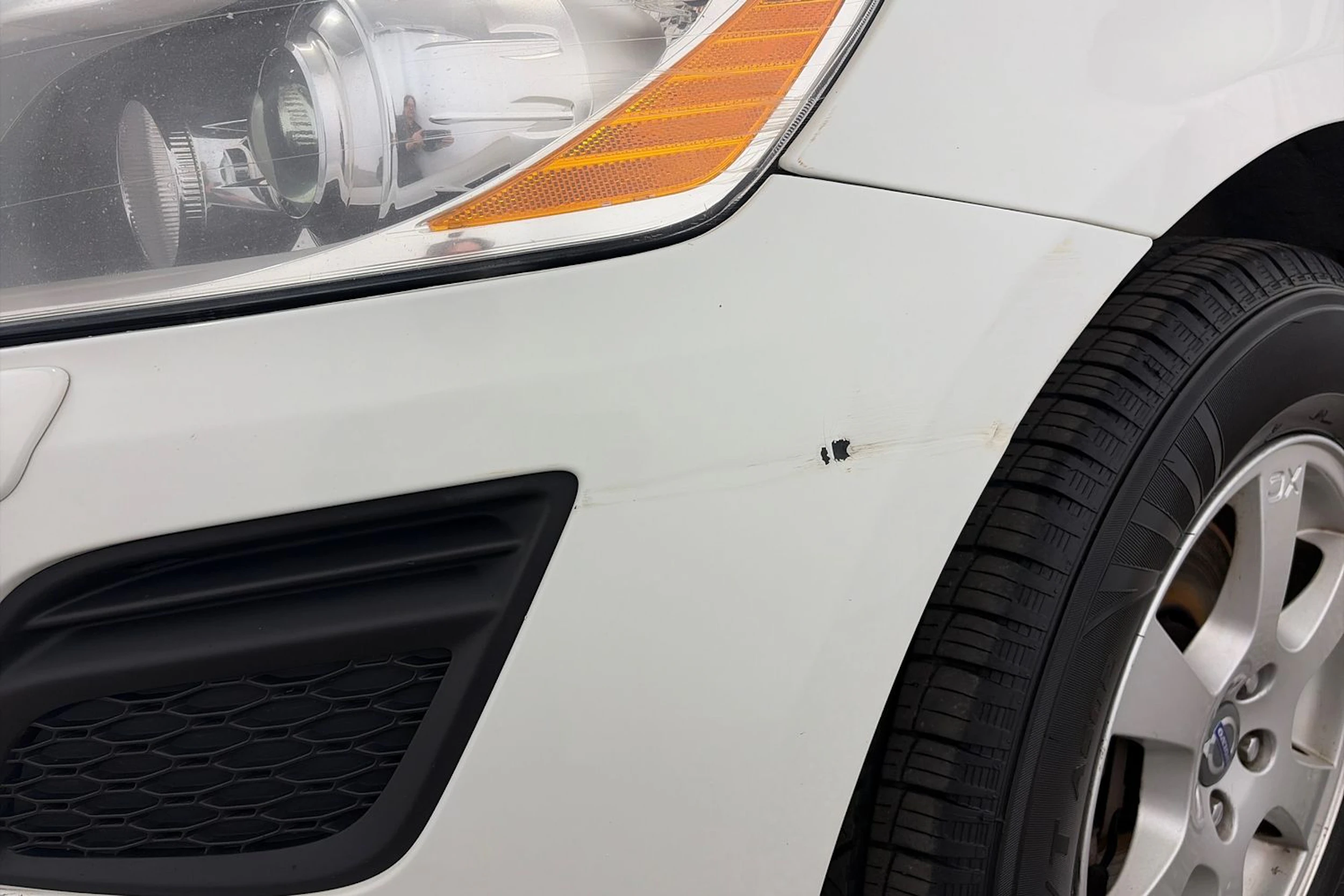 Valkoinen Volvo XC60 2011 kuva 28.