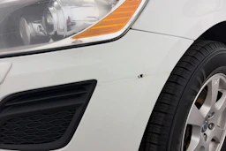 Valkoinen Volvo XC60 2011 kuva 28.