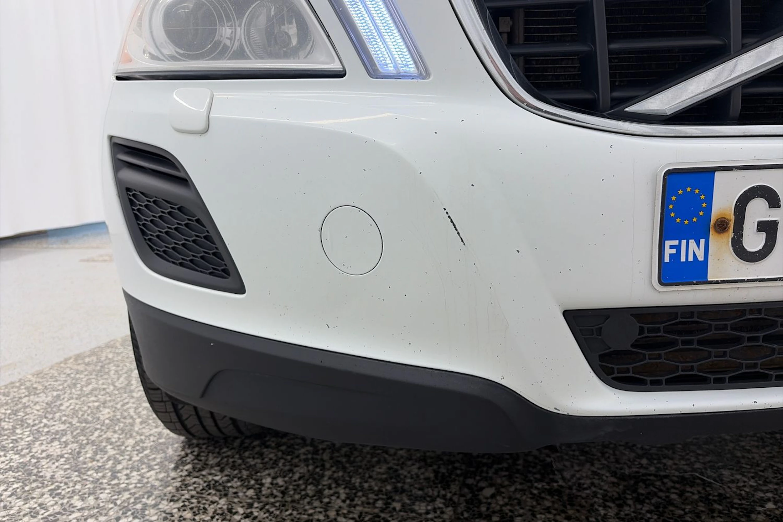 Valkoinen Volvo XC60 2011 kuva 29.
