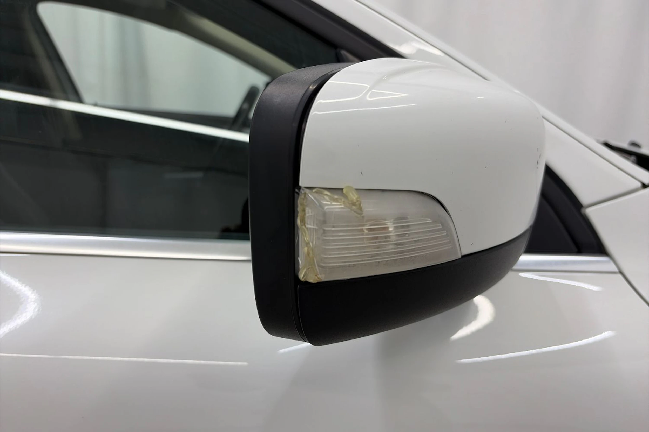Valkoinen Volvo XC60 2011 kuva 31.