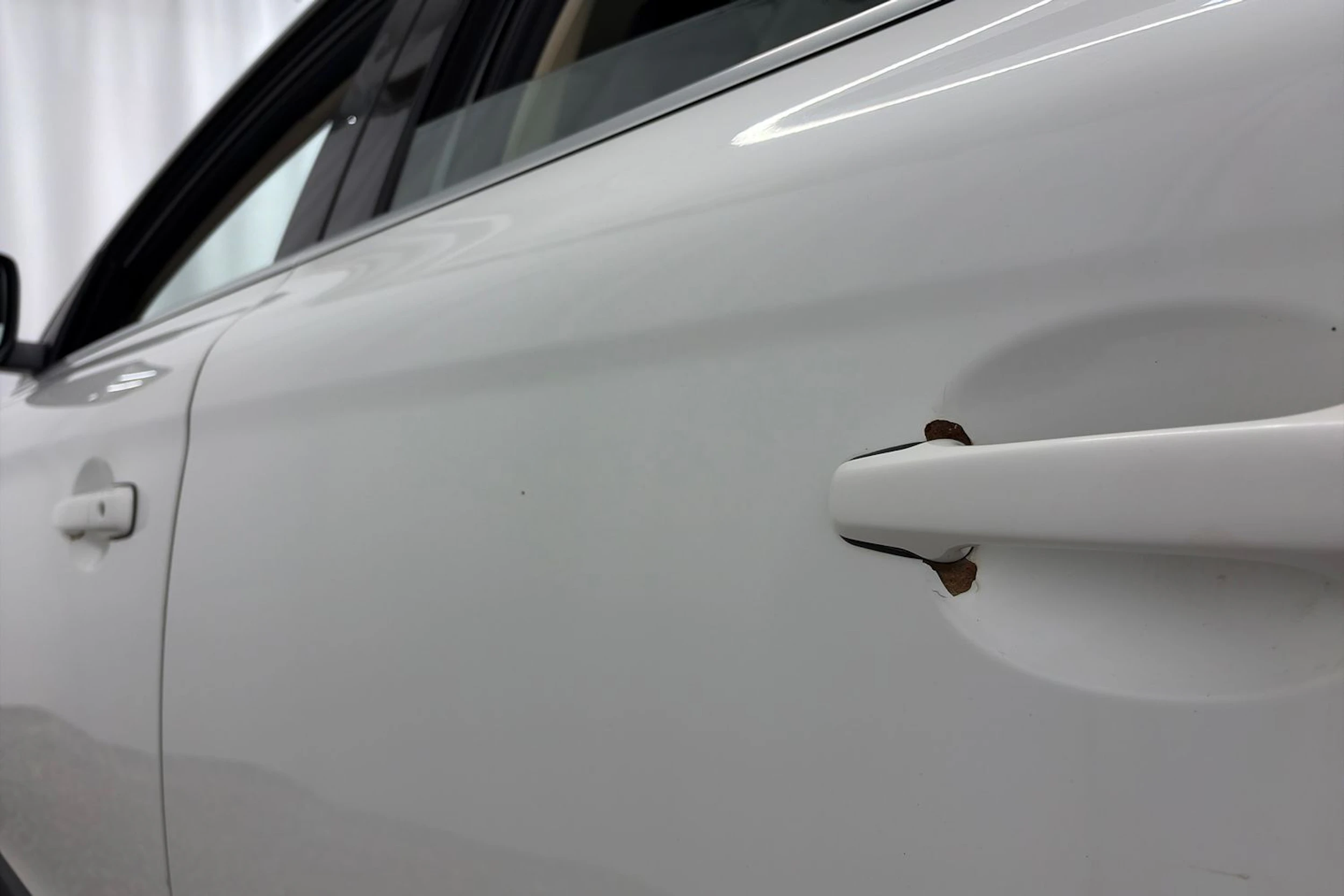 Valkoinen Volvo XC60 2011 kuva 36.