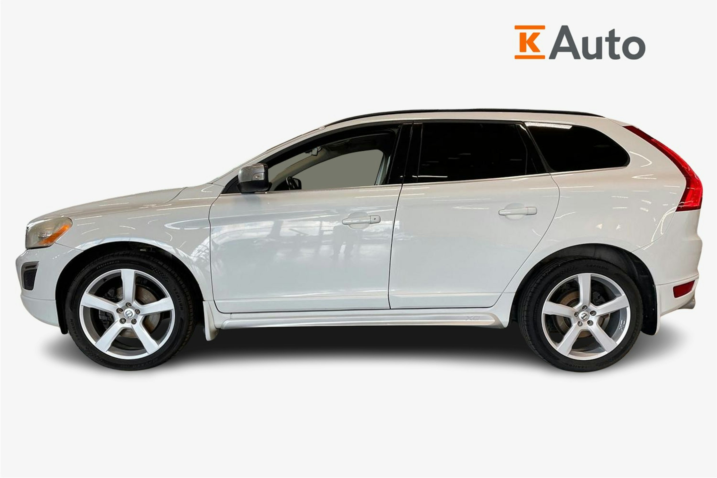 valkoinen Volvo XC60 2011 kuva 6.